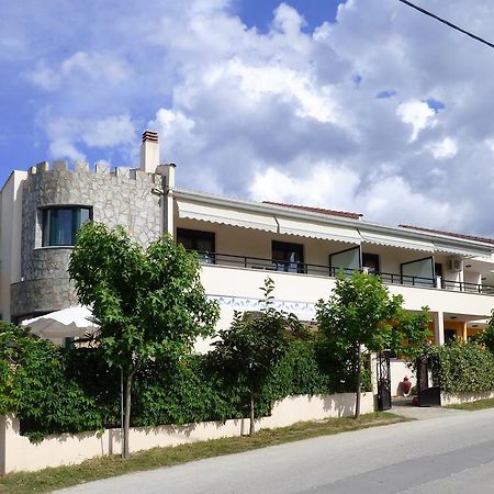 Dolphins Apartments & Rooms Лименас Екстериор снимка