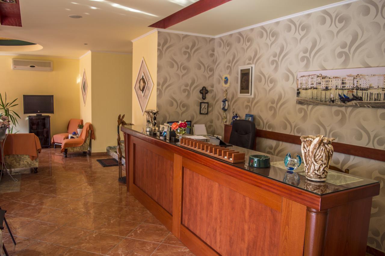 Dolphins Apartments & Rooms Лименас Екстериор снимка