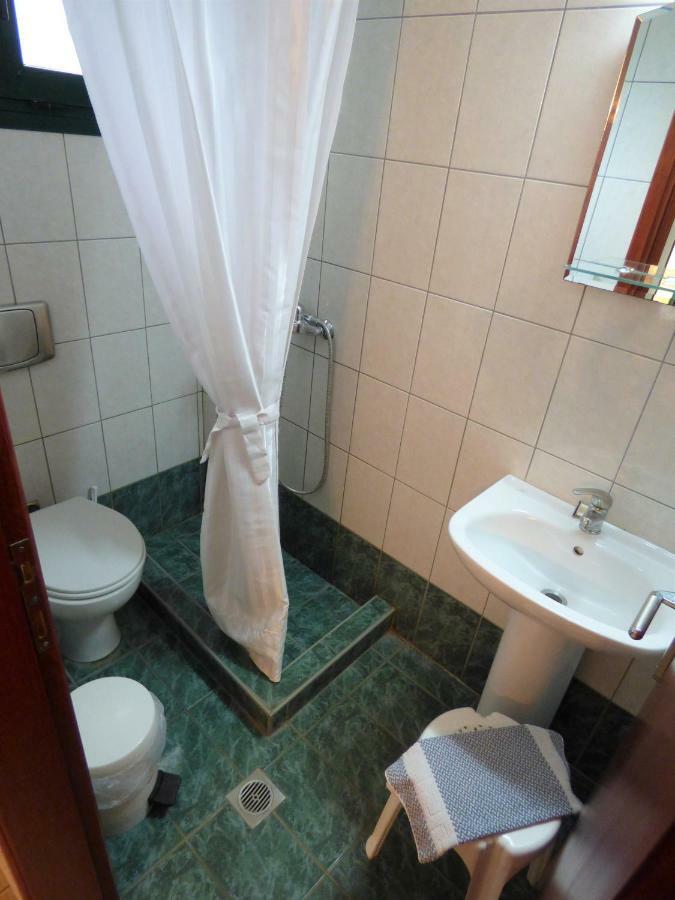 Dolphins Apartments & Rooms Лименас Екстериор снимка