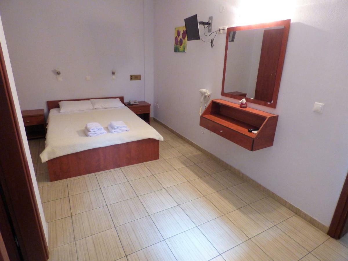 Dolphins Apartments & Rooms Лименас Екстериор снимка
