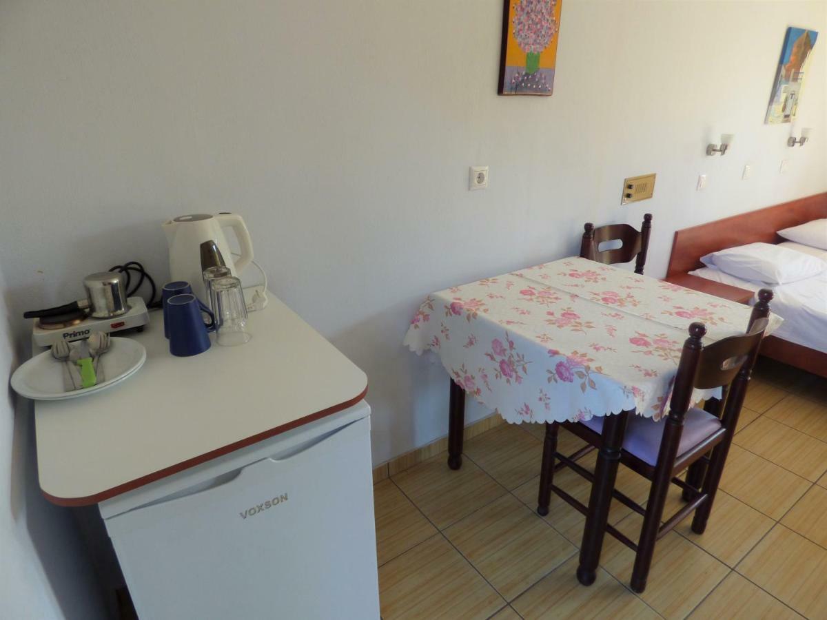 Dolphins Apartments & Rooms Лименас Екстериор снимка