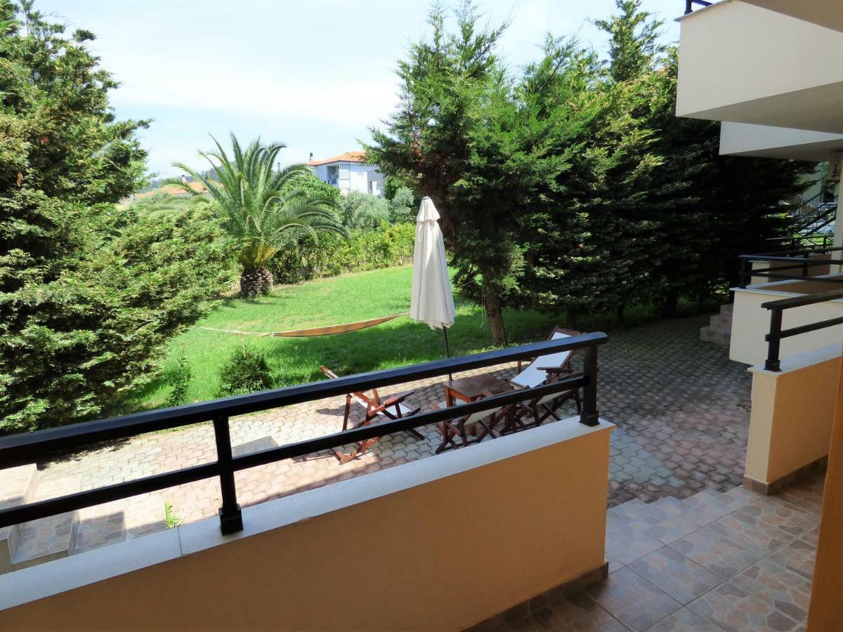 Dolphins Apartments & Rooms Лименас Екстериор снимка