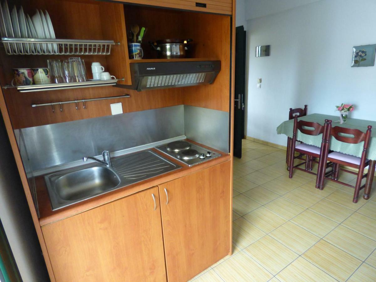 Dolphins Apartments & Rooms Лименас Екстериор снимка