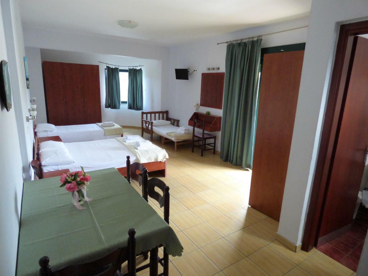 Dolphins Apartments & Rooms Лименас Екстериор снимка