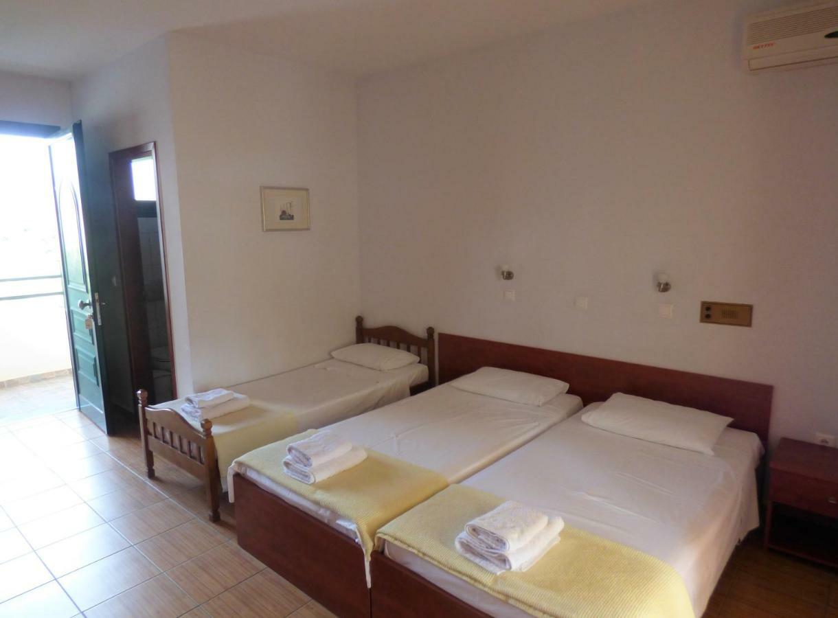Dolphins Apartments & Rooms Лименас Екстериор снимка