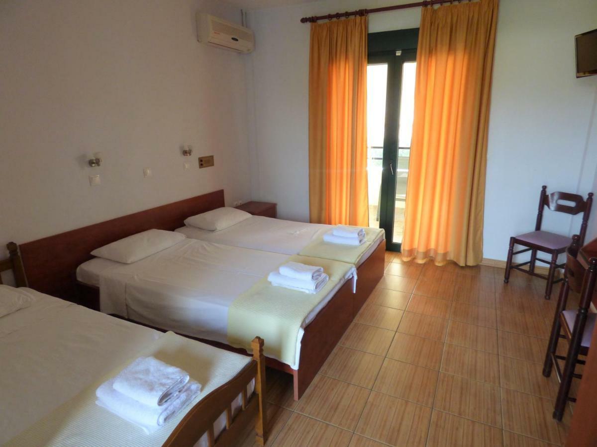Dolphins Apartments & Rooms Лименас Екстериор снимка
