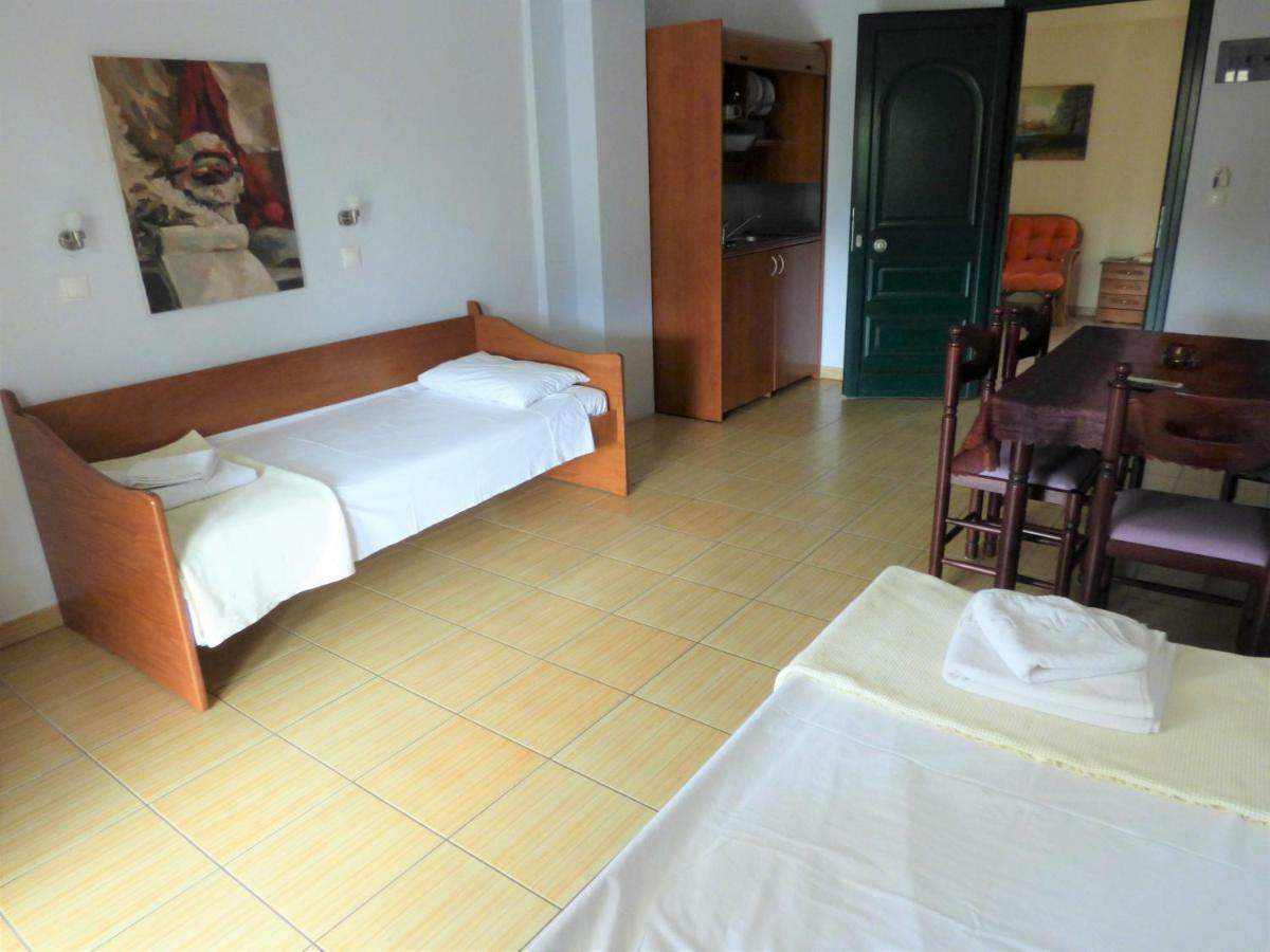 Dolphins Apartments & Rooms Лименас Екстериор снимка