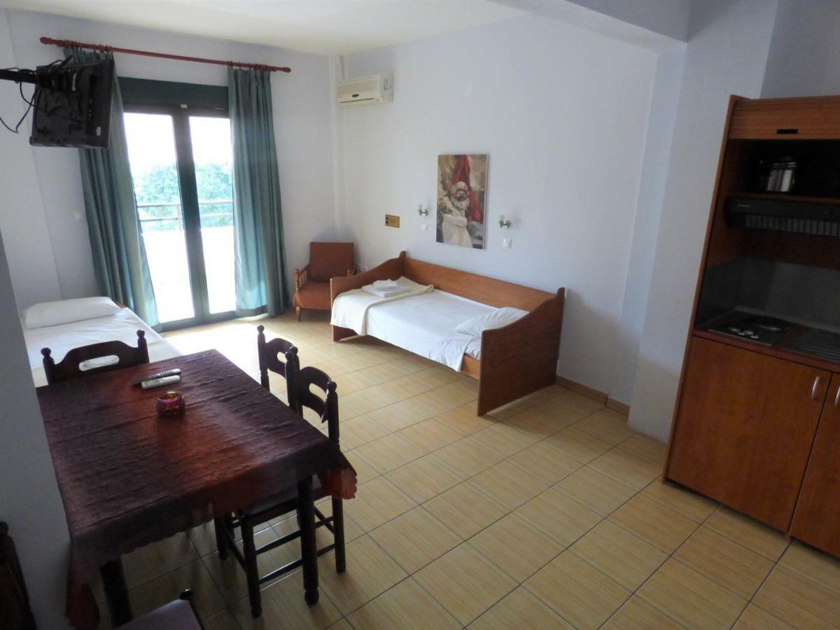 Dolphins Apartments & Rooms Лименас Екстериор снимка